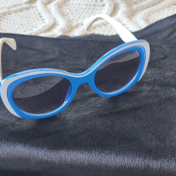 Accessories - Blue/white Round Sunnies